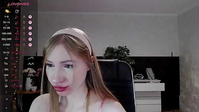 Cutie Annie online show from 23, 11, 2025