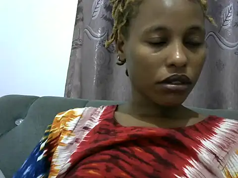 Candykitten online show from 4, 3, 2025