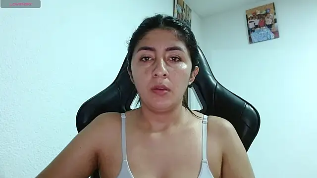 Snapshot of danna_peterson1 chatting on 29, 4, 2026 danna peterson1 online show from 29, 4, 2026