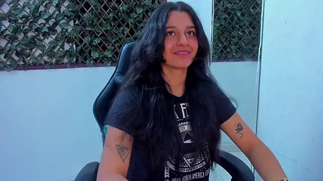 Megan Whitte online show from 3, 3, 2025
