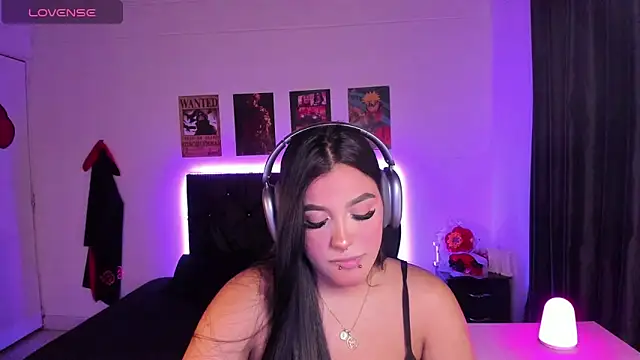 Mariana Hasper  online show from 7, 11, 2025