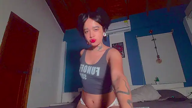 Snapshot of ariana-white- chatting on 12, 9, 2025 ariana-white- online show from 12, 9, 2025