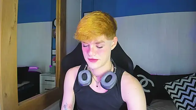 VladHellsing4 online show from 22, 10, 2025