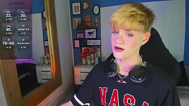 VladHellsing4 online show from 28, 10, 2025