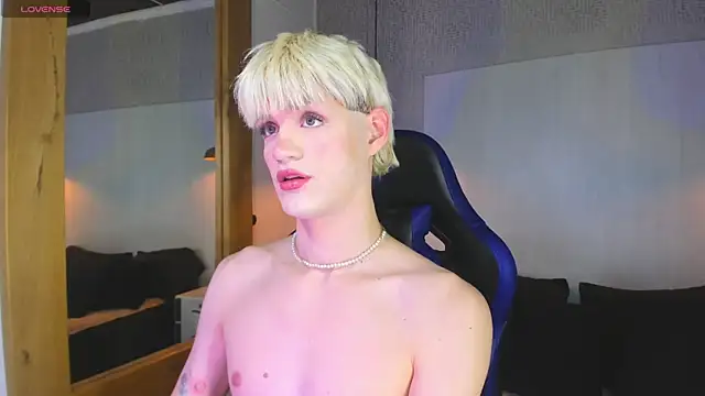 VladHellsing4 online show from 11, 4, 2026