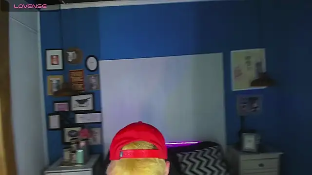 VladHellsing4 online show from 5, 11, 2025