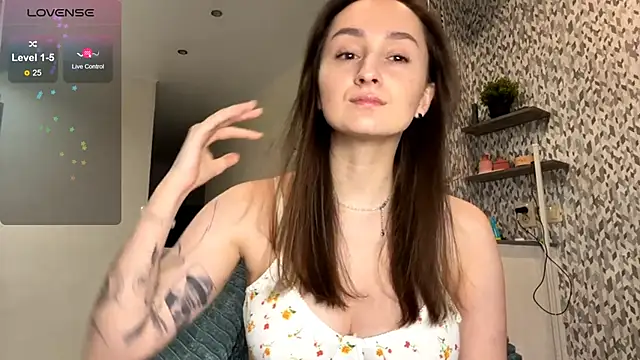 Eva Eva  online show from 24, 11, 2025