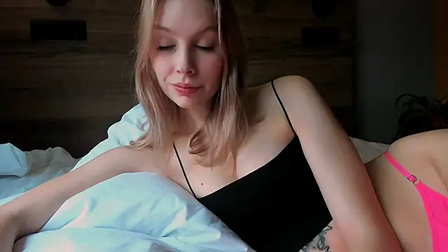 MiaDavis21 online show from 21, 3, 2025