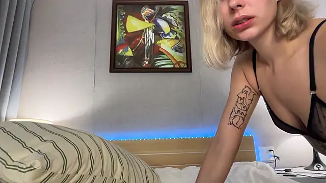 MiaDavis21 online show from 19, 3, 2026