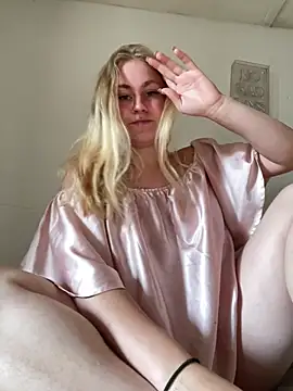 Prettypinkisland online show from 4, 7, 2026
