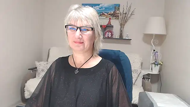 FleurMays online show from 4, 10, 2025