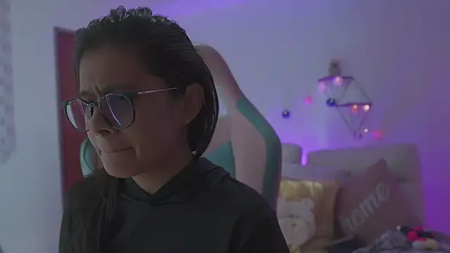 megan ssmith  online show from 12, 11, 2025