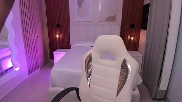 Leah Sweetie online show from 31, 10, 2025