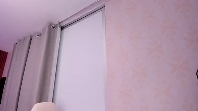 Leah Sweetie online show from 28, 10, 2025