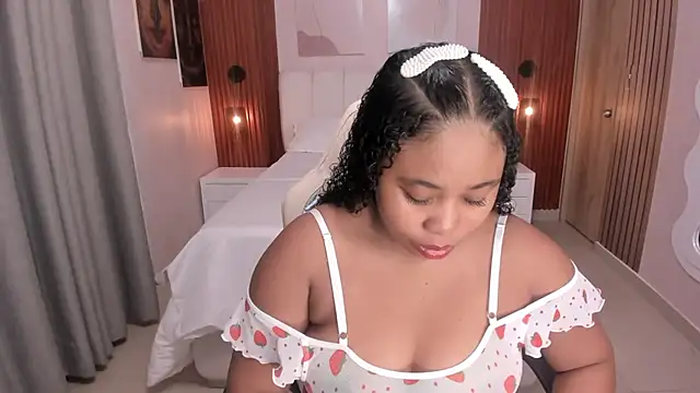 Leah Sweetie online show from 12, 11, 2025