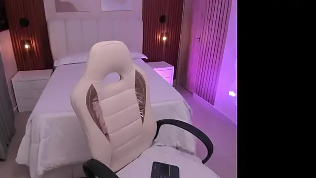 Leah Sweetie online show from 24, 9, 2025