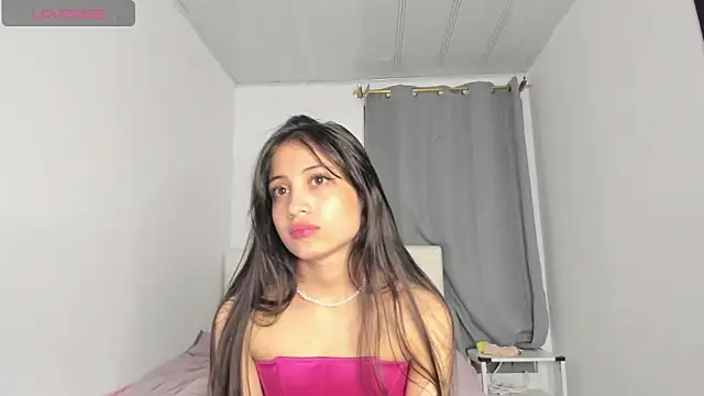 Snapshot of Loren_parissi chatting on 6, 12, 2024 Loren parissi online show from 6, 12, 2024