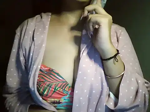 MakeMeCumAhh online show from 13, 4, 2026