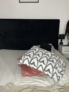 Nefera De Nile online show from 18, 3, 2025