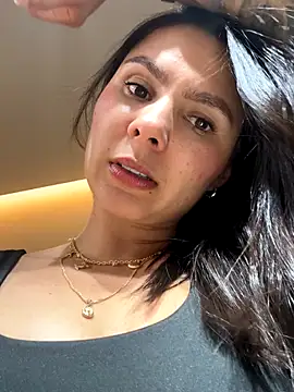 SofiaG  online show from 3, 12, 2025