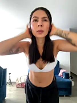 Snapshot of SofiaG_ chatting on 4, 11, 2025 SofiaG online show from 4, 11, 2025