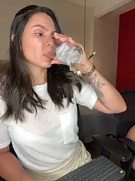 Snapshot of SofiaG_ chatting on 25, 10, 2025 SofiaG online show from 25, 10, 2025