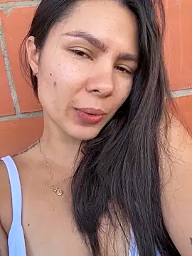 Snapshot of SofiaG_ chatting on 9, 11, 2025 SofiaG online show from 9, 11, 2025