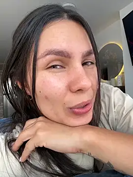 Snapshot of SofiaG_ chatting on 5, 11, 2025 SofiaG online show from 5, 11, 2025