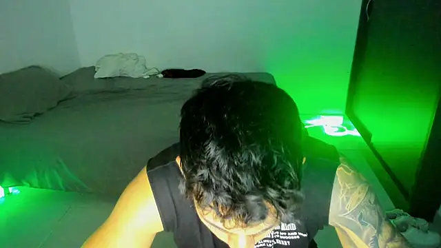 OliverBennet online show from 6, 3, 2025