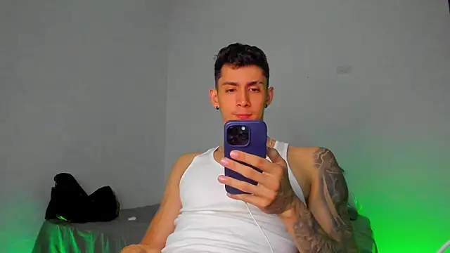 OliverBennet online show from 27, 2, 2025