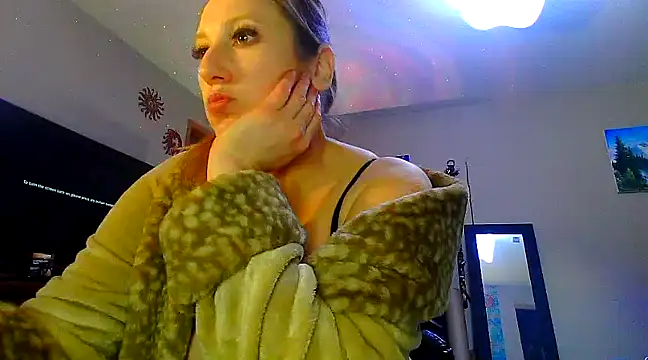 Snapshot of lilyhornyhousewife chatting on 7, 3, 2025 lilyhornyhousewife online show from 7, 3, 2025