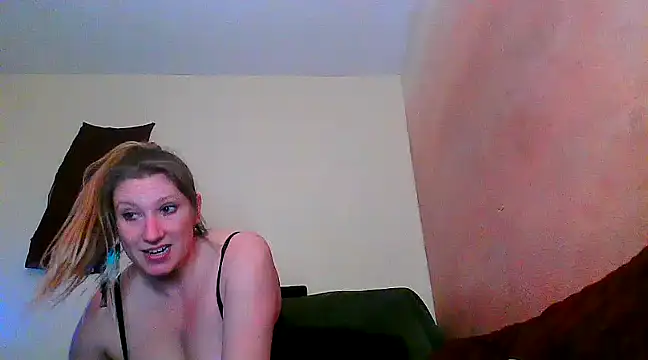 Snapshot of lilyhornyhousewife chatting on 17, 3, 2025 lilyhornyhousewife online show from 17, 3, 2025