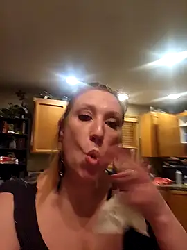 Snapshot of lilyhornyhousewife chatting on 19, 1, 2025 lilyhornyhousewife online show from 19, 1, 2025