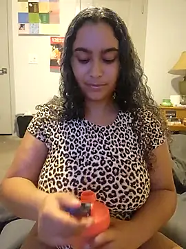 cinnaminnie online show from 4, 8, 2026