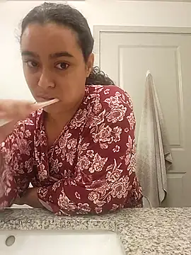 cinnaminnie online show from 3, 8, 2026