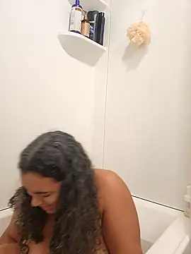 cinnaminnie online show from 13, 4, 2026