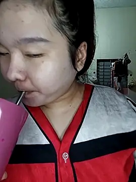 Snapshot of Thomgdee chatting on 23, 10, 2025 Thomgdee online show from 23, 10, 2025