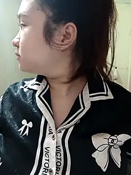 Snapshot of Thomgdee chatting on 17, 11, 2025 Thomgdee online show from 17, 11, 2025