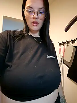 Snapshot of Jujuicy_97 chatting on 27, 10, 2025 Jujuicy 97 online show from 27, 10, 2025