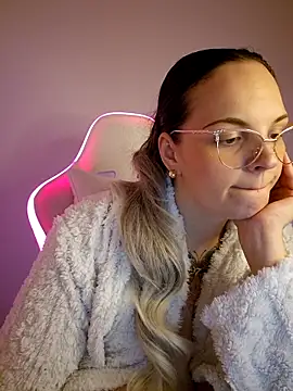 Jujuicy 97 online show from 22, 3, 2026