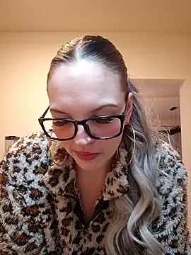 Jujuicy 97 online show from 12, 2, 2026