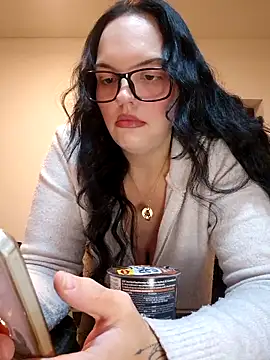 Jujuicy 97 online show from 3, 12, 2025