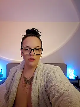 Jujuicy 97 online show from 2, 4, 2026