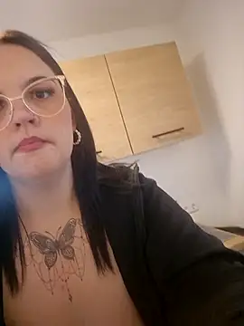 Jujuicy 97 online show from 21, 4, 2026