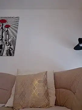 Jujuicy 97 online show from 19, 4, 2026