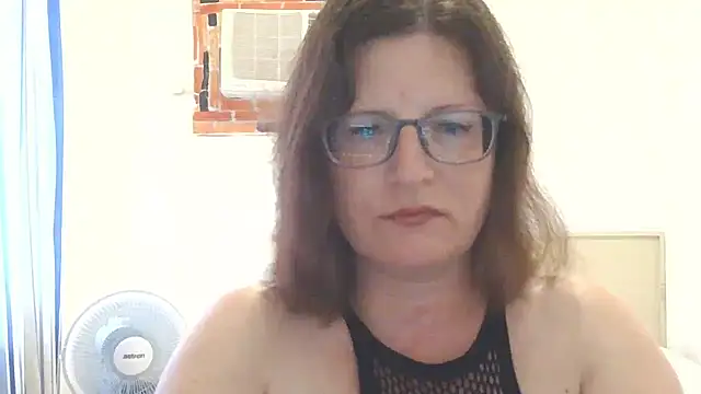 CrimsonMistress online show from 22, 4, 2026