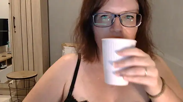 Snapshot of CrimsonMistress chatting on 10, 10, 2025 CrimsonMistress online show from 10, 10, 2025