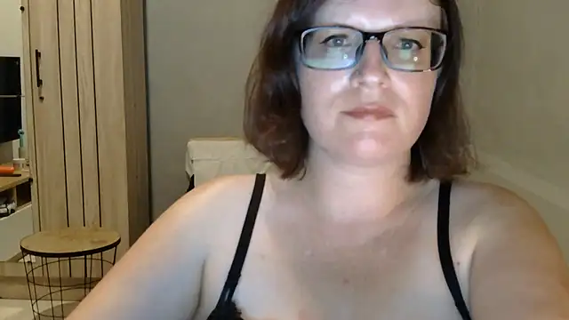 Snapshot of CrimsonMistress chatting on 14, 10, 2025 CrimsonMistress online show from 14, 10, 2025