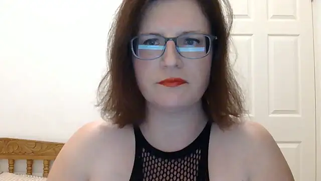 Snapshot of CrimsonMistress chatting on 1, 12, 2025 CrimsonMistress online show from 1, 12, 2025