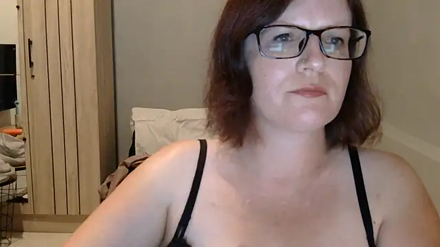 Snapshot of CrimsonMistress chatting on 15, 10, 2025 CrimsonMistress online show from 15, 10, 2025